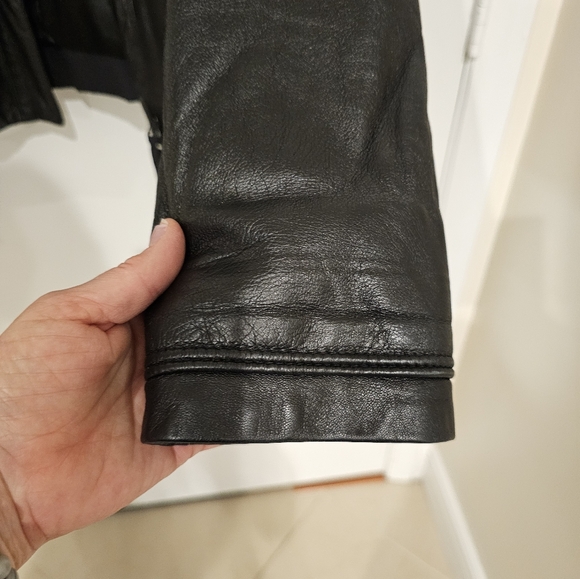 GIORGIO ARMANI WOMEN'S BLACK LEATHER MOTO JACKET US SIZE 8 THE REAL REAL TAGGED - Picture 7 of 9